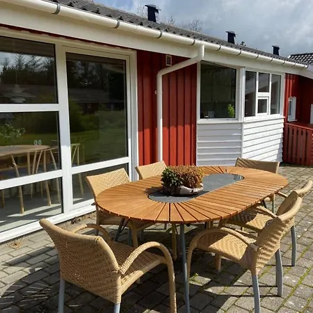Sommerhus Henne Дом отдыха