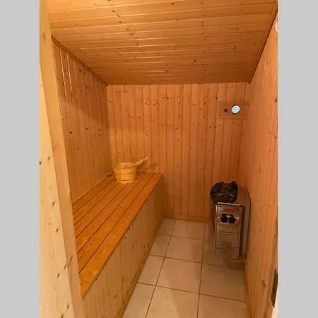 Sommerhus Henne Хенне-Странн